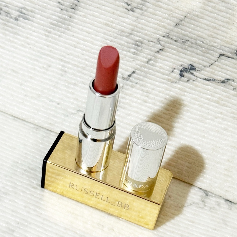 Prada Monochrome Lipstick B02 Quartz Nude Pink - Picture 3 of 8